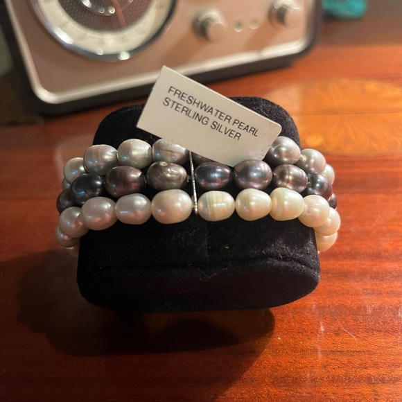 Fresh Water Pearls and Sterling Silver Bracelet - Picture 3 of 3